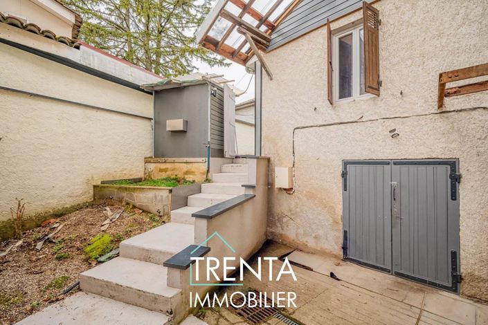 Image No.8-5 Bed House for sale