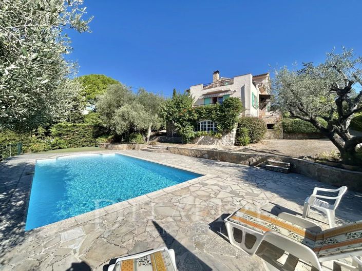 Image No.1-5 Bed House for sale