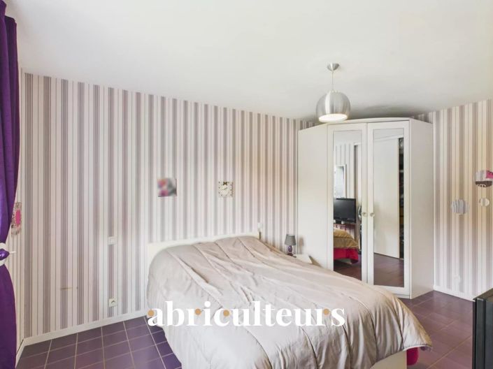 Image No.16-4 Bed House for sale