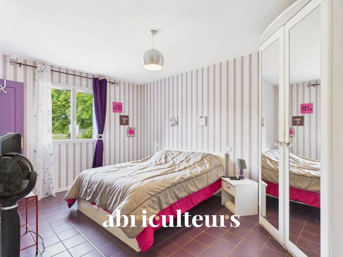 Image No.17-4 Bed House for sale