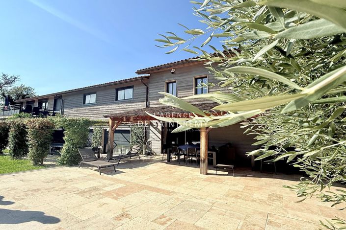 Image No.11-9 Bed House for sale