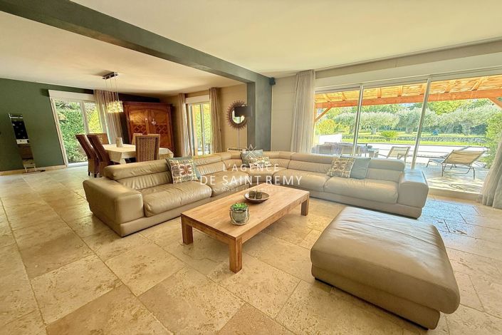 Image No.4-9 Bed House for sale