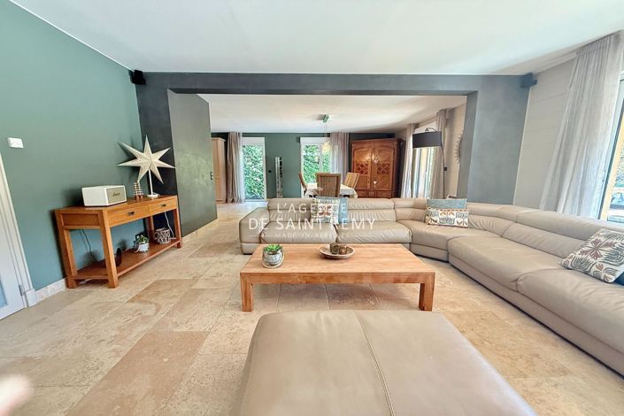 Image No.5-9 Bed House for sale