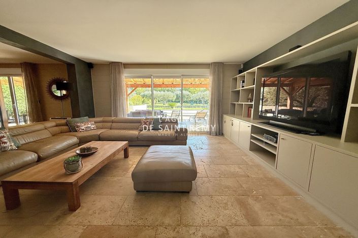 Image No.7-9 Bed House for sale