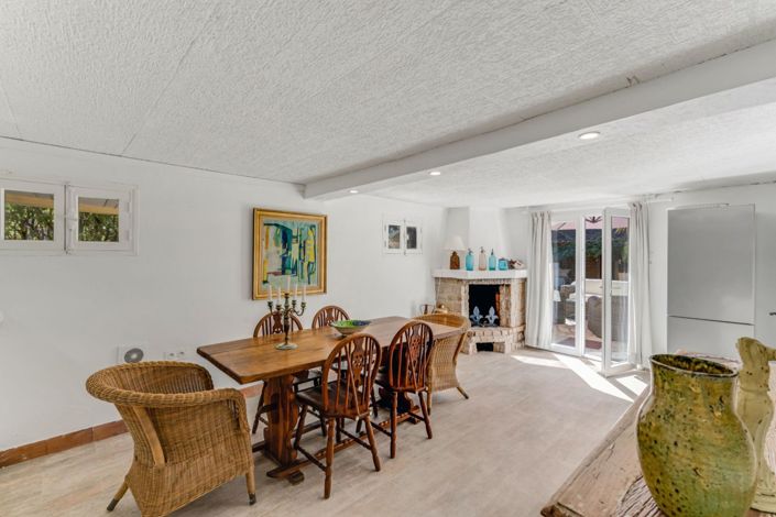 Image No.10-5 Bed House for sale