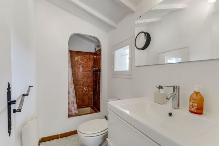 Image No.9-5 Bed House for sale