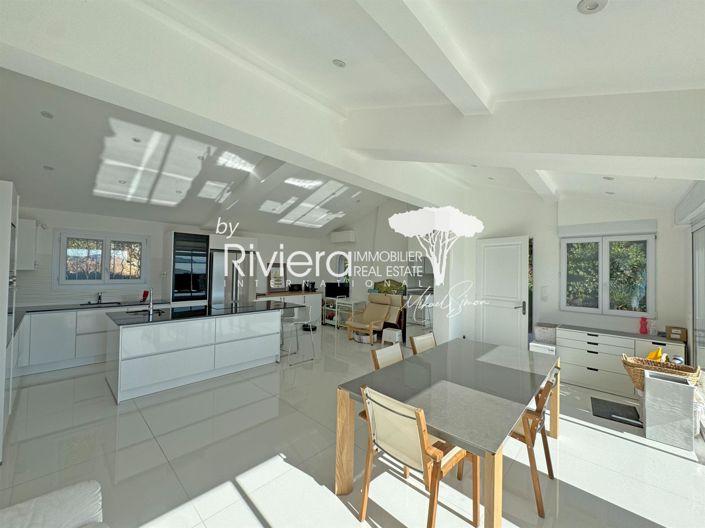 Image No.10-5 Bed House for sale