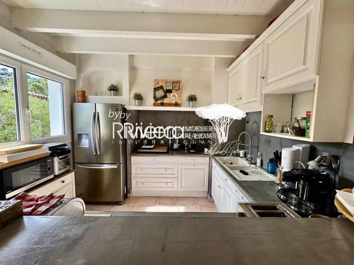 Image No.11-3 Bed House for sale