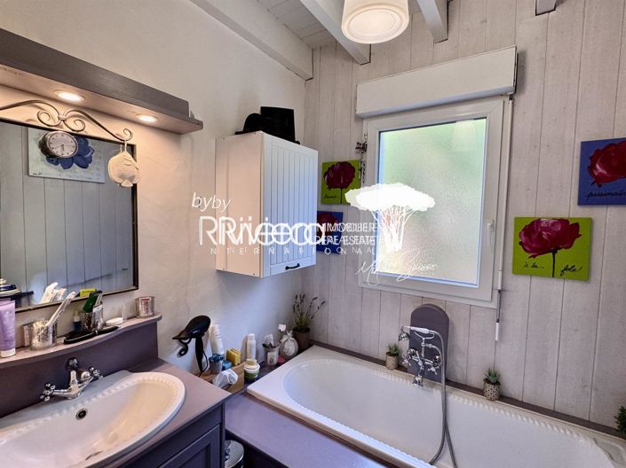 Image No.21-3 Bed House for sale