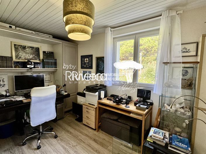 Image No.22-3 Bed House for sale