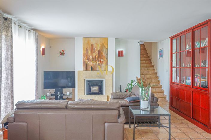 Image No.13-5 Bed House for sale