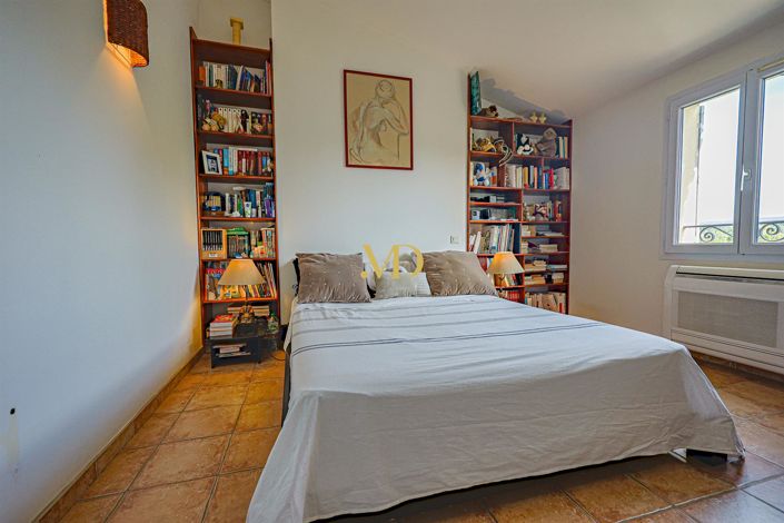 Image No.22-5 Bed House for sale