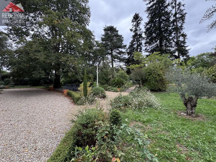 Image No.28-8 Bed House for sale