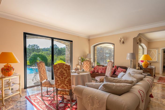 Image No.19-4 Bed House for sale