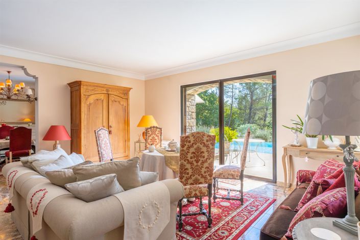 Image No.24-4 Bed House for sale