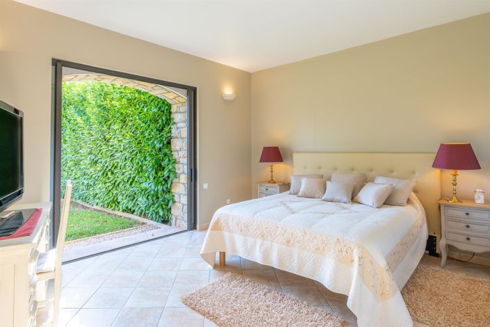 Image No.27-4 Bed House for sale