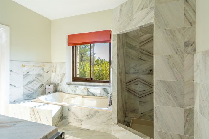 Image No.28-4 Bed House for sale