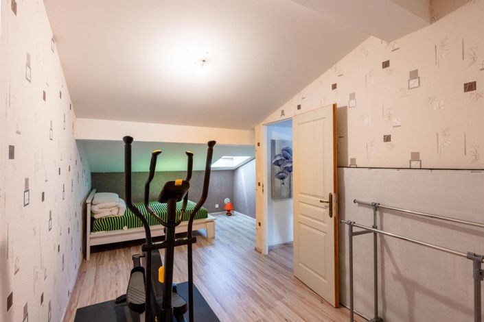 Image No.10-4 Bed House for sale