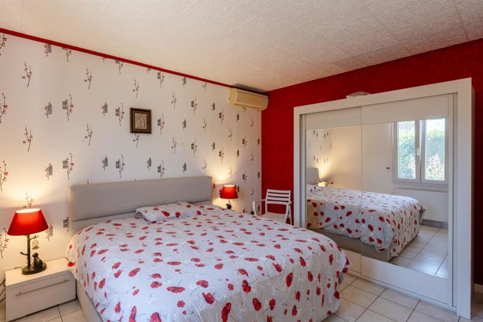 Image No.5-4 Bed House for sale