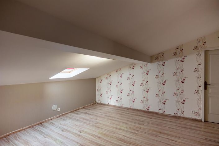 Image No.9-4 Bed House for sale