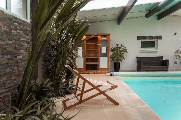 Image No.8-5 Bed House for sale