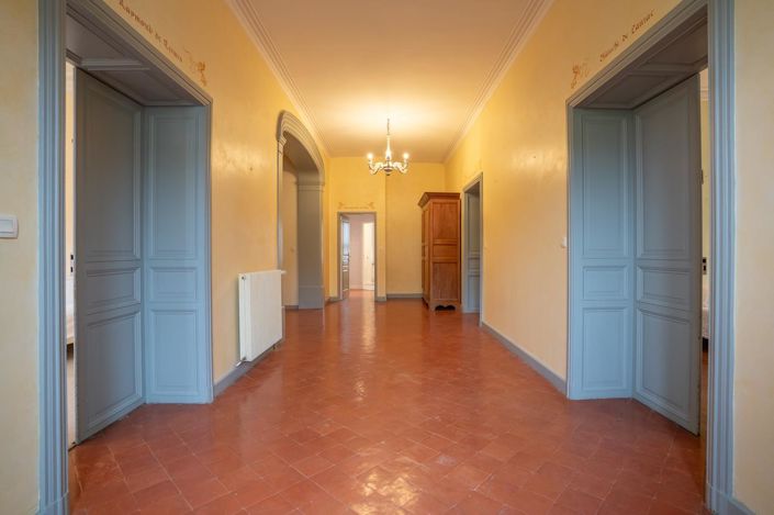 Image No.26-6 Bed House for sale