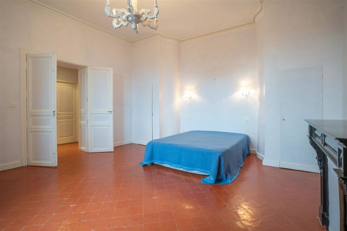 Image No.27-6 Bed House for sale