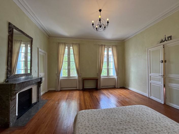 Image No.36-6 Bed House for sale