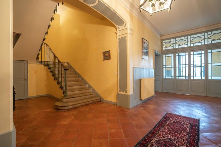 Image No.7-6 Bed House for sale