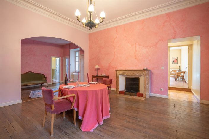 Image No.9-6 Bed House for sale