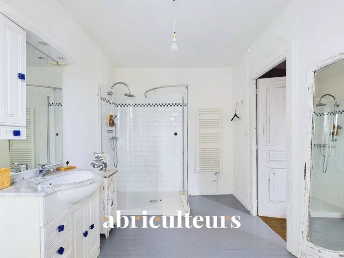 Image No.11-6 Bed House for sale