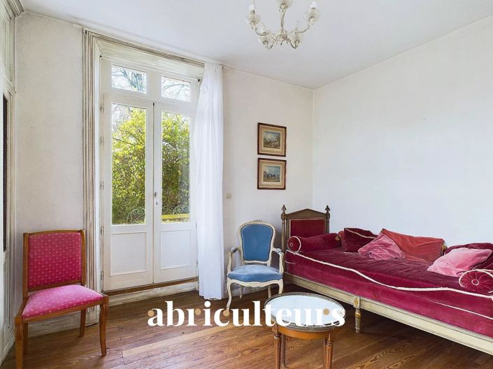 Image No.5-6 Bed House for sale