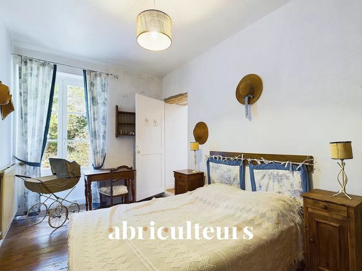 Image No.9-6 Bed House for sale