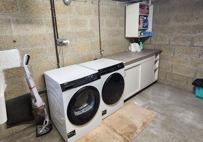 Image No.17-4 Bed House for sale