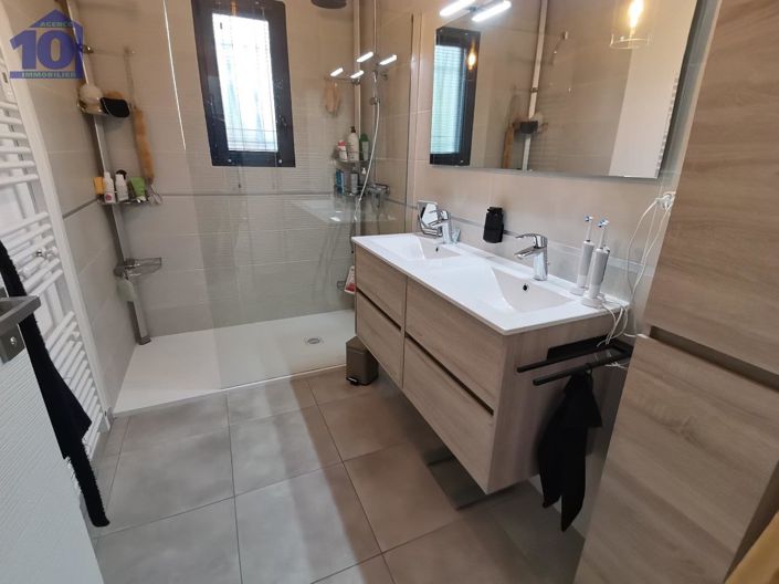 Image No.9-3 Bed House for sale