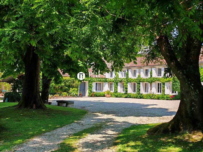 Image No.1-Propriété de 6 chambres à vendre à Cognac