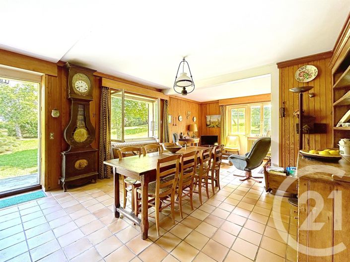 Image No.11-7 Bed House for sale