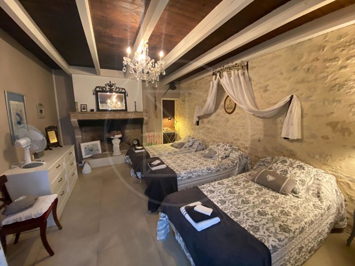 Image No.9-7 Bed House for sale