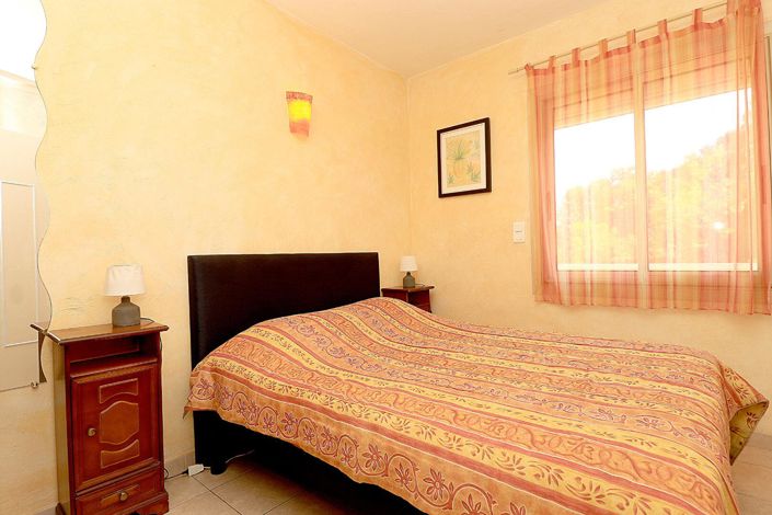 Image No.11-3 Bed House for sale