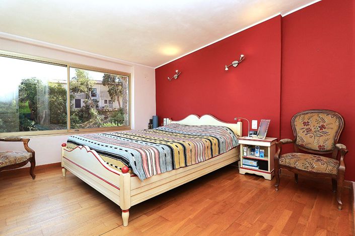 Image No.6-3 Bed House for sale