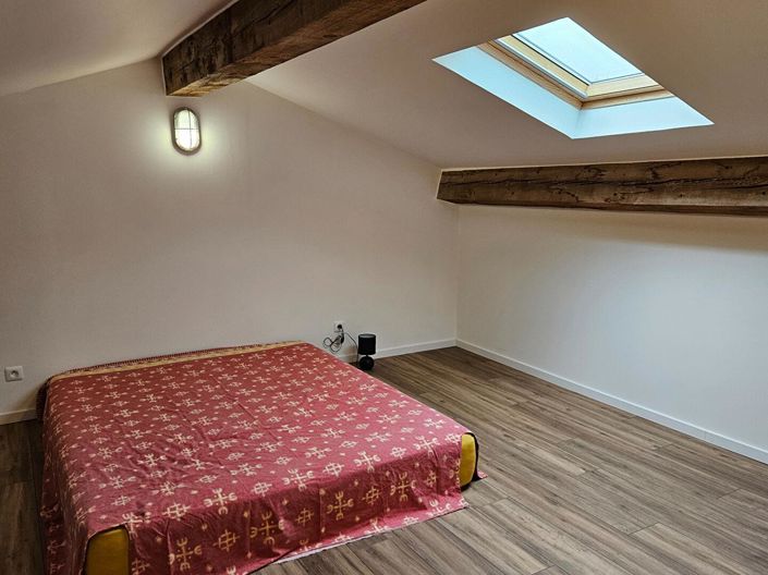 Image No.6-5 Bed House for sale