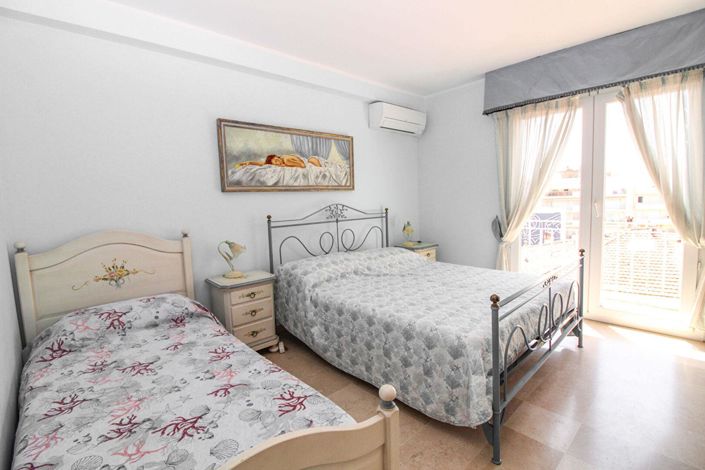 Image No.7-3 Bed Apartment for sale