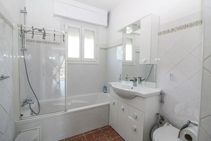 Image No.8-3 Bed Apartment for sale