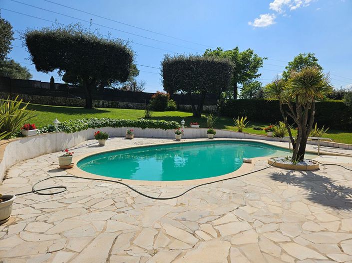 Image No.2-4 Bed House for sale