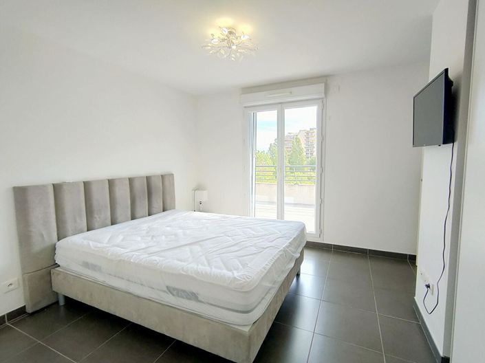 Image No.9-3 Bed Property for sale