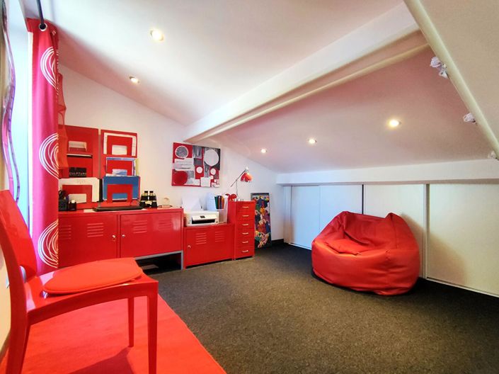 Image No.11-5 Bed House for sale