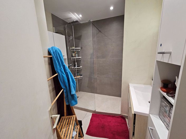 Image No.9-1 Bed Property for sale