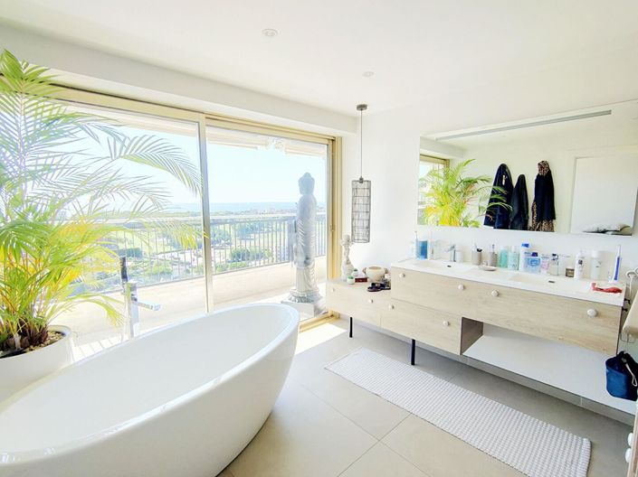 Image No.7-4 Bed Apartment for sale