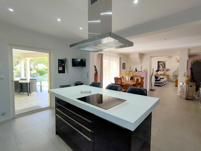 Image No.7-3 Bed House for sale