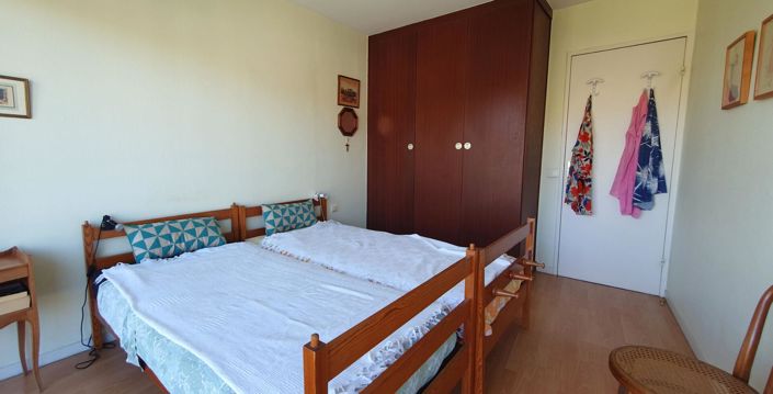 Image No.10-1 Bed Property for sale